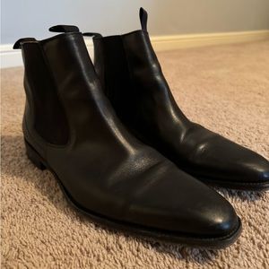 Median 10.5 Men’s Chelsea Boots